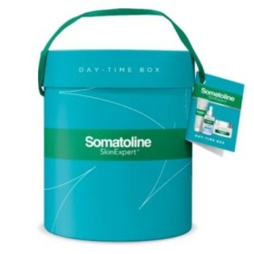 Somatoline Skin Expert Cofanetto Viso Giorno 1 Esfoliante Viso 20ml + 1 Siero Viso 30ml + 1 Crema Viso 15ml