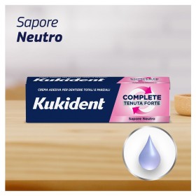 Kukident Complete Neutro Crema adesiva per dentiere a tenuta forte 70 g Kukident Complete Neutro Crema adesiva per dentiere a tenuta forte 70 g