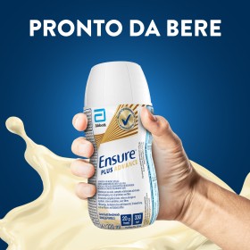 Confezione da 4 bottiglie da 220 ml Ensure Plus Advance gusto vaniglia, supplemento ipercalorico e iperproteico pronto da bere.